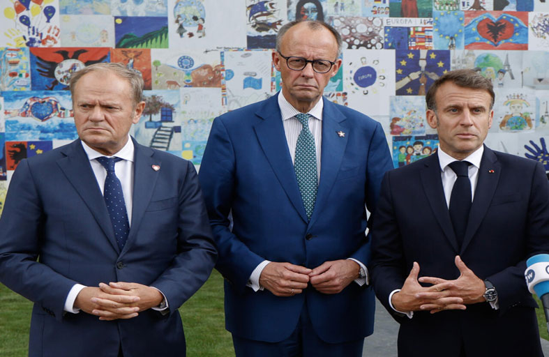 التلفزيون الروسي يَحشُد الذكاءَ الاصطناعيَ في حرب المعلومات 