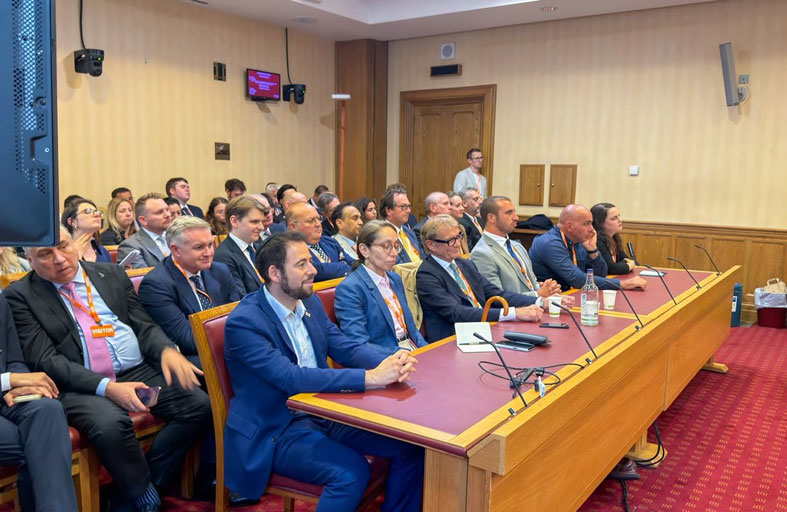 برلمانيون وخبراء يحذرون من خطورة شبكات «الإخوان» ويدعون إلى رؤية أوروبية موحدة لمواجهتها 