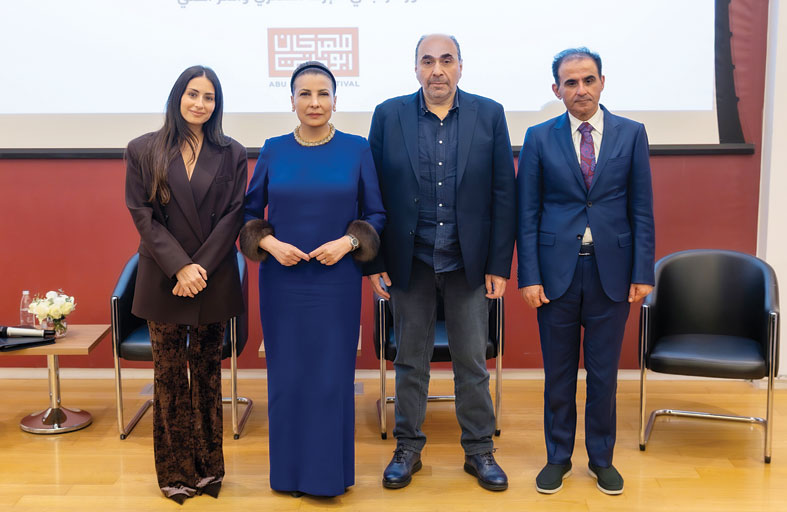 تكريم منصور الرحباني بجائزة مهرجان أبوظبي بالتعاون مع شوبارد تسلمها أبناؤه أسامة وغدي ومروان الرحباني عقب الحفل 