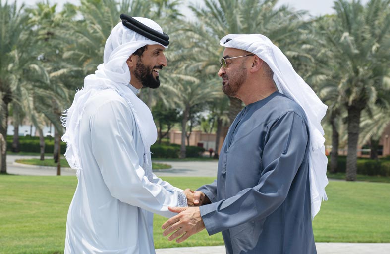رئيس الدولة وملك البحرين يؤكدان الحرص على تعزيز التعاون والتنسيق المشترك 