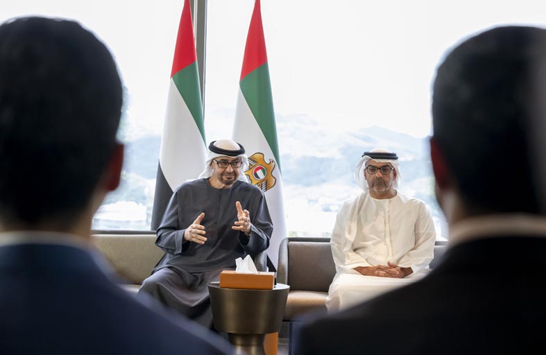 رئيس الدولة يلتقي طلبة الإمارات خلال زيارة دولة يقوم بها إلى كوريا 