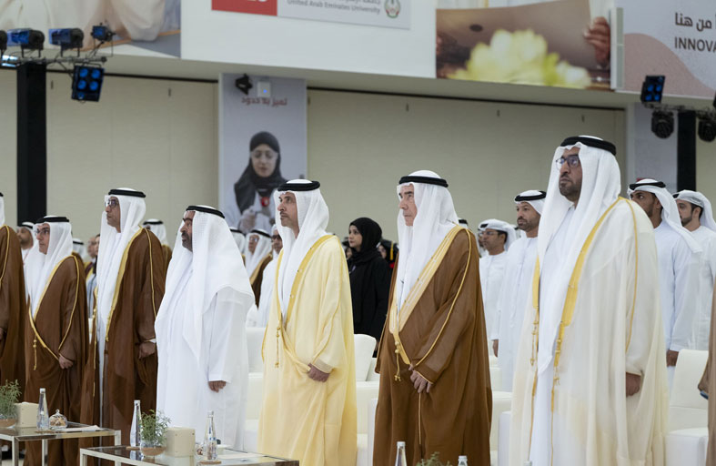 تحت رعاية رئيس الدولة.. هزاع بن زايد يشهد حفل تخريج الدفعة الـ45 من طلبة جامعة الإمارات 