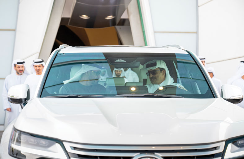 رئيس الدولة وأمير قطر يؤكدان أهمية تعزيز مسارات الحوار والحلول الدبلوماسية لتجاوز أزمات المنطقة 