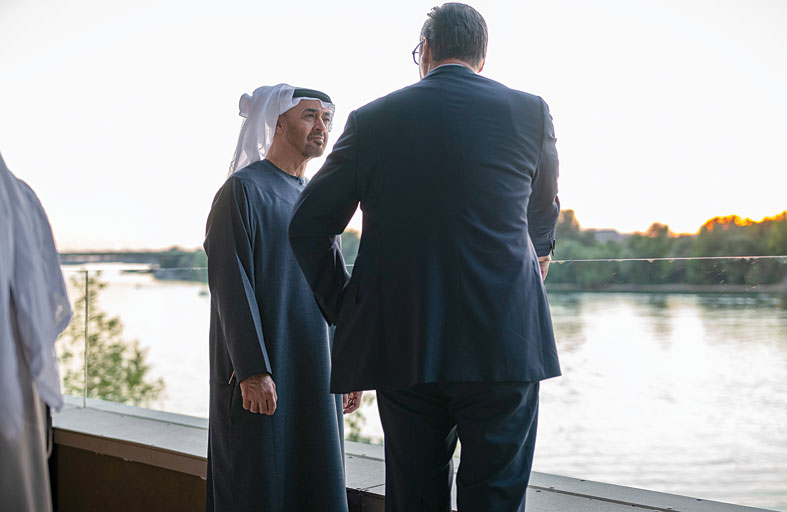رئيس الدولة يبحث مع الرئيس الصربي تعزيز الشراكة الإستراتيجية الشاملة بين البلدين 