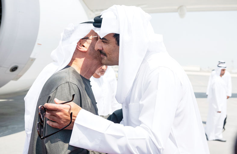 رئيس الدولة يؤكد دعم الإمارات جميع الإجراءات التي تتخذها قطر للحفاظ على سيادتها وسلامة أراضيها 