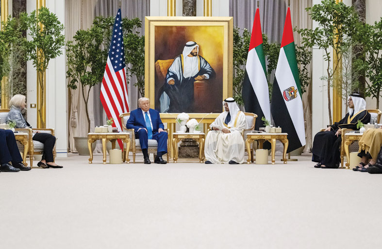 رئيس الدولة والرئيس الأميركي يبحثان العلاقات الاستراتيجية بين البلدين والتطورات الإقليمية 