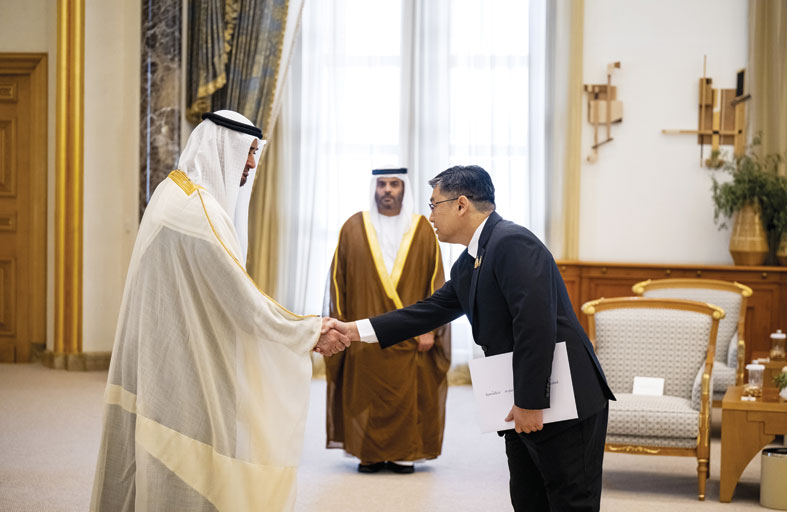 رئيس الدولة يؤكد أن نهج الإمارات الراسخ يرتكز على تعزيز التعاون وبناء شراكات تنموية  