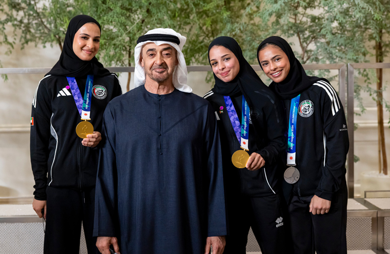 رئيس الدولة: الإمارات تولي القطاع الرياضي اهتماماً كبيراً بما يعزز ريادتها ومكانتها عالمياً  
