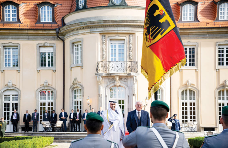 مراسم استقبال رسمية لرئيس الدولة والرئيس الألماني في مقدمة مستقبليه 