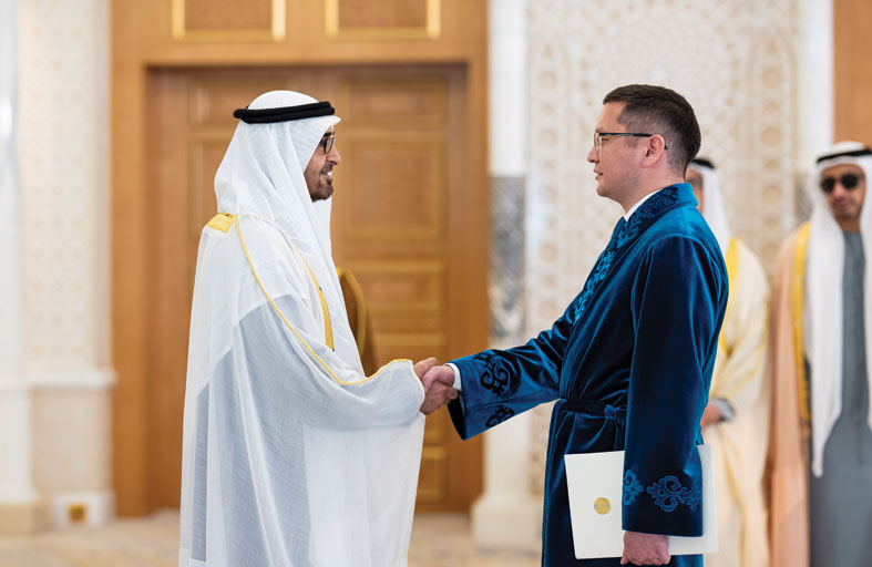 أمام رئيس الدولة..سفير الإمارات لدى البرازيل يؤدي اليمين وسموه يتسلم أوراق اعتماد عدد من السفراء الجدد لدى الدولة 