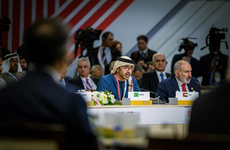 عبدالله بن زايد: مجموعة بريكس نموذج لشراكة قائمة على التعاون متعدد الأبعاد 