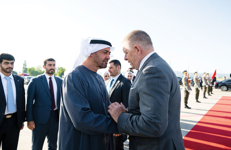 رئيس الدولة ورئيس وزراء سلوفاكيا يؤكدان أهمية العمل على ترسيخ أسباب الأمن والاستقرار الإقليميين  