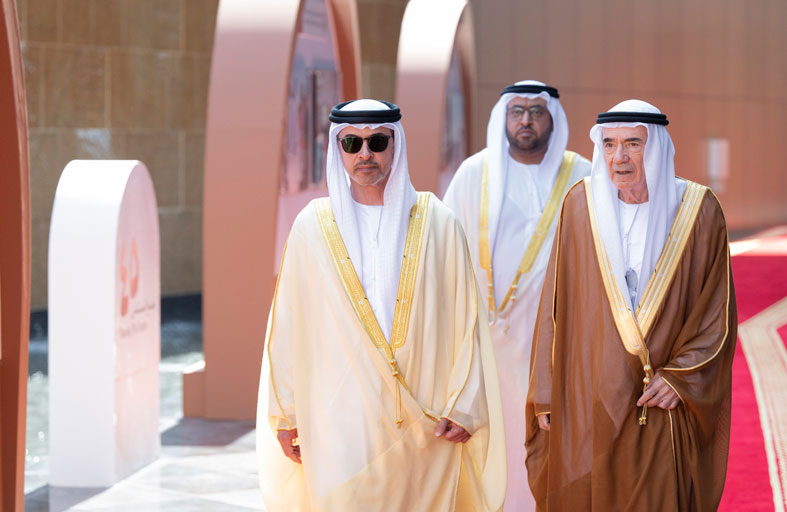 تحت رعاية رئيس الدولة.. هزاع بن زايد يشهد حفل تخريج الدفعة الـ45 من طلبة جامعة الإمارات 