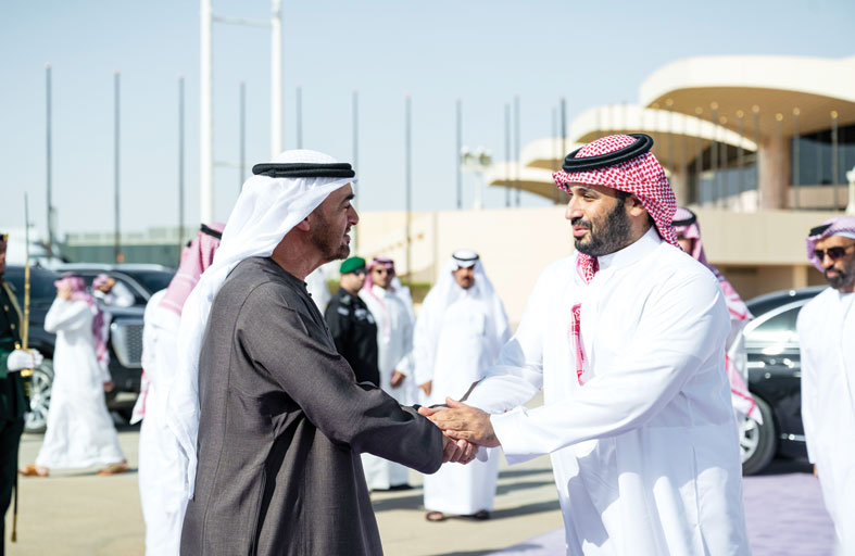 رئيس الدولة وولي عهد السعودية يؤكدان أهمية تحقيق السلام الشامل والعادل على أساس «حل الدولتين» 