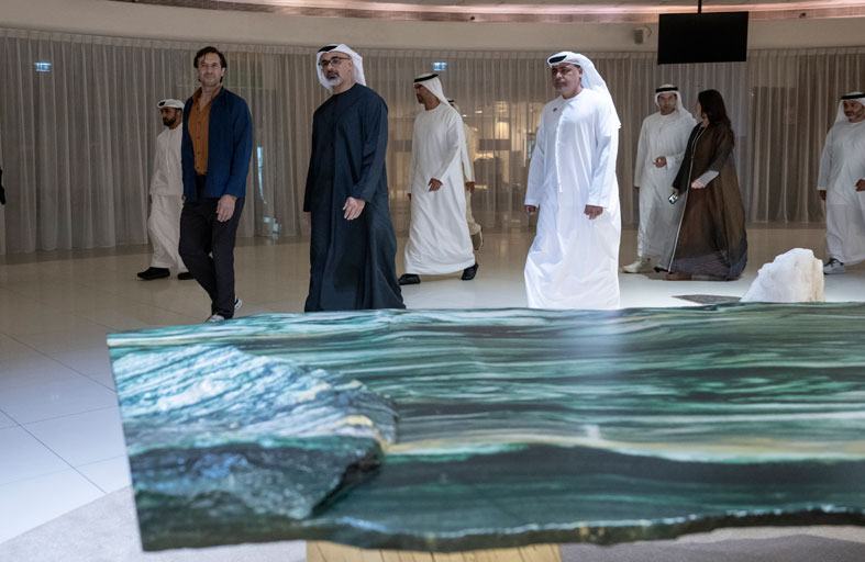 خالد بن محمد بن زايد يزور معرض «نوماد أبوظبي» 