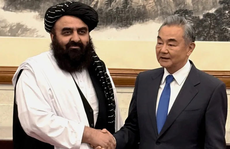 هل تُنهي وساطةُ الصين الحربَ المفتوحةَ بين باكستان وأفغانستان ؟  