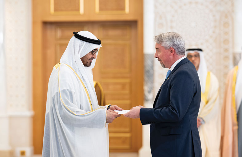 أمام رئيس الدولة..سفير الإمارات لدى البرازيل يؤدي اليمين وسموه يتسلم أوراق اعتماد عدد من السفراء الجدد لدى الدولة 
