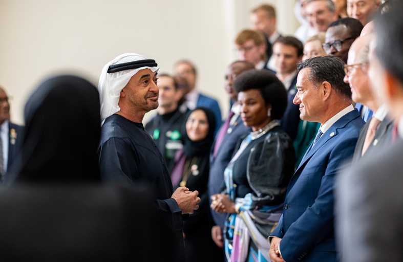 رئيس الدولة: الإمارات تضع الصحة على قمة أولوياتها  