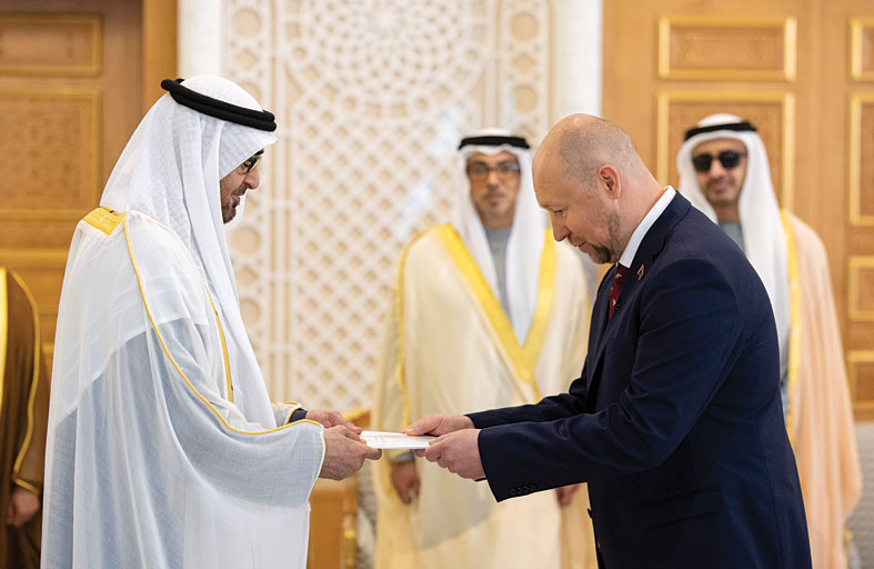 أمام رئيس الدولة..سفير الإمارات لدى البرازيل يؤدي اليمين وسموه يتسلم أوراق اعتماد عدد من السفراء الجدد لدى الدولة 