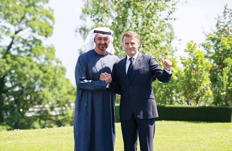 رئيس الدولة يؤكد التزام الإمارات بالعمل مع شركائها لتعزيز السلم والأمن والاستقرار والتنمية بالعالم 