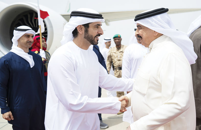 رئيس الدولة والملك حمد بن عيسى يبحثان المستجدات الإقليمية وتداعياتها الخطيرة على الأمن الدولي  