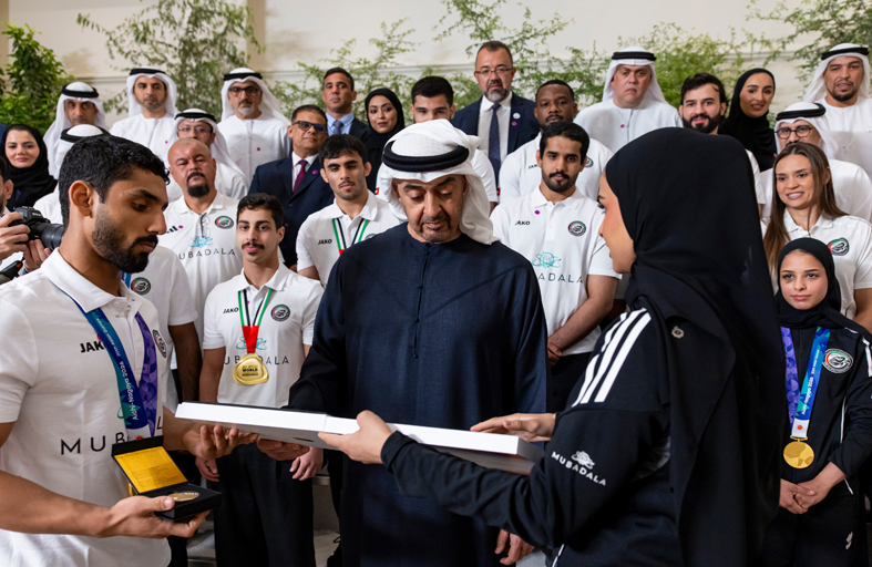 رئيس الدولة: الإمارات تولي القطاع الرياضي اهتماماً كبيراً بما يعزز ريادتها ومكانتها عالمياً  