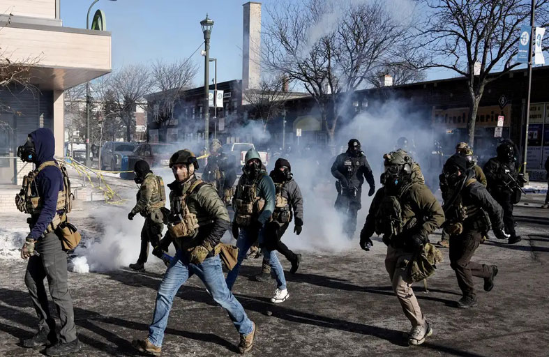 مينيابوليس: ترامب عالِقٌ في الأزمة التي تَسَبب بها بنفسه 