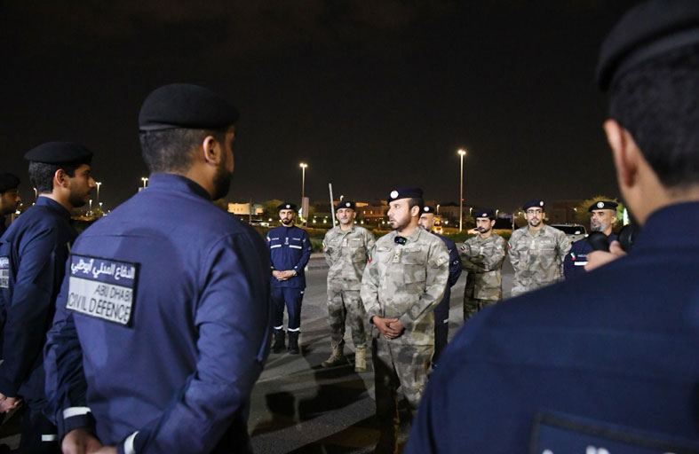 قائد عام شرطة أبوظبي يزور مركز الدفاع المدني بمدينة شخبوط ويطلع على مستوى الجاهزية 