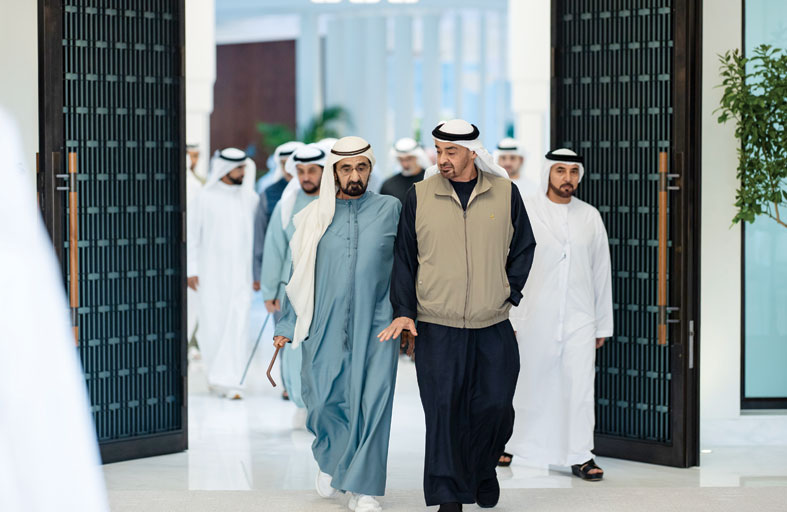 رئيس الدولة ومحمد بن راشد يستعرضان الأولويات التنموية ومسيرة ازدهار الإمارات وتنافسيتها العالمية  
