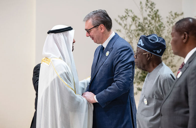 رئيس الدولة يؤكد على الدور المحوري للإمارات في بناء جسور التعاون وترسيخ دعائم التنمية المستدامة في العالم 