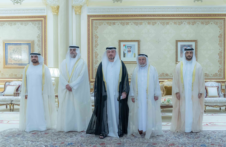 حاكم الشارقة يشهد أداء اليمين القانونية لأعضاء مجلس القضاء من أعضاء السلطة القضائية 