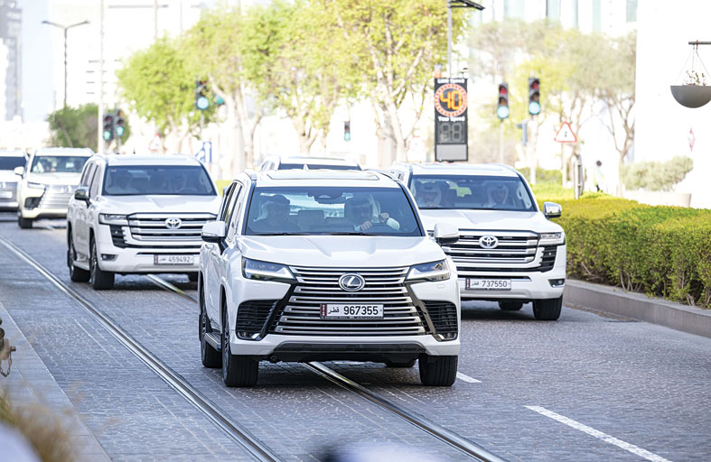رئيس الدولة وأمير قطر يؤكدان أهمية تعزيز مسارات الحوار والحلول الدبلوماسية لتجاوز أزمات المنطقة 