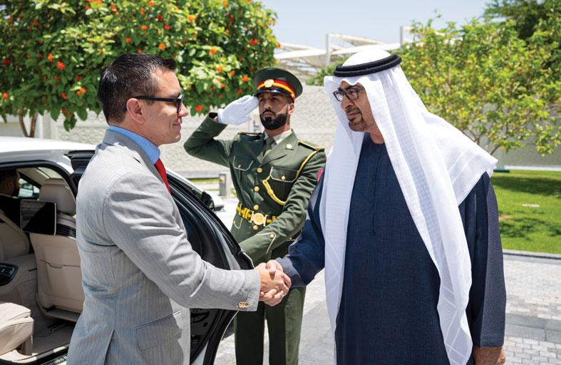 رئيس الدولة ورئيس الإكوادور يؤكدان أهمية العمل من أجل السلام والاستقرار الإقليمي والعالمي 