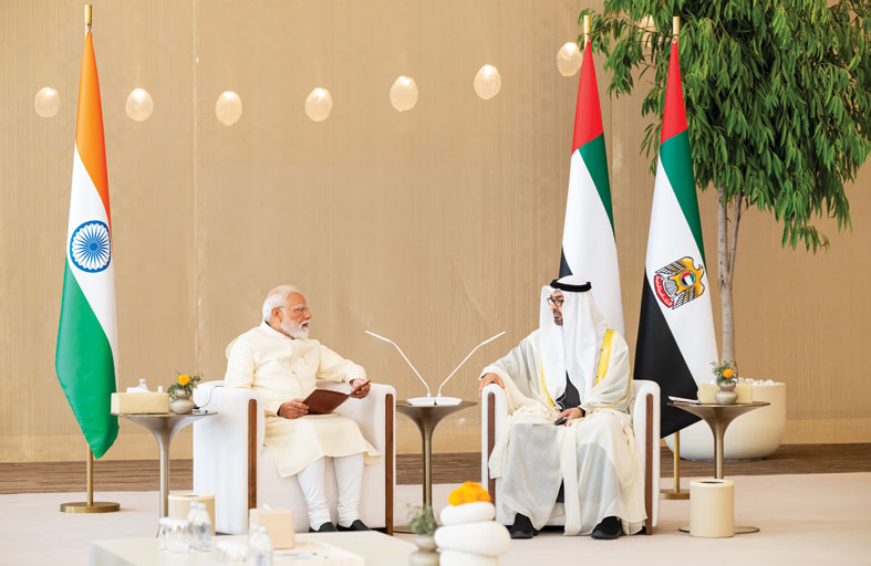 رئيس الدولة ورئيس وزراء الهند يبحثان تعزيز الشراكة الإستراتيجية الشاملة بين البلدين والتطورات الإقليمية 