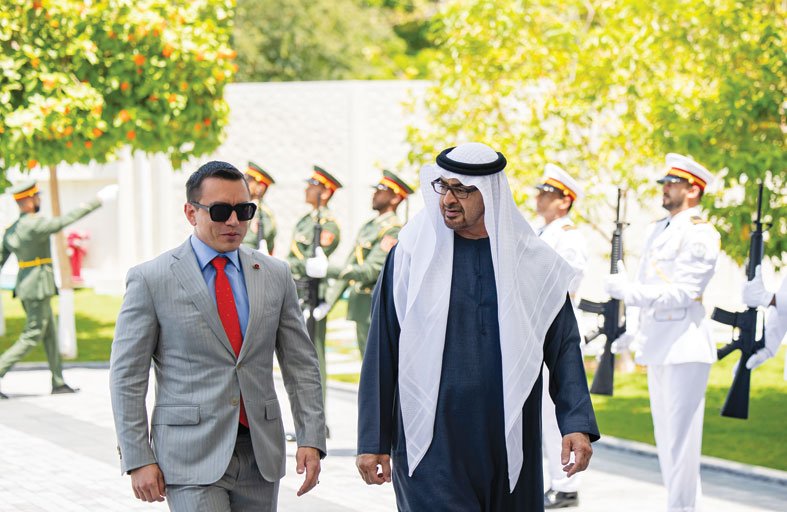 رئيس الدولة ورئيس الإكوادور يؤكدان أهمية العمل من أجل السلام والاستقرار الإقليمي والعالمي 