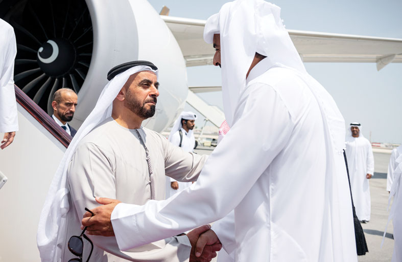 رئيس الدولة يؤكد دعم الإمارات جميع الإجراءات التي تتخذها قطر للحفاظ على سيادتها وسلامة أراضيها 