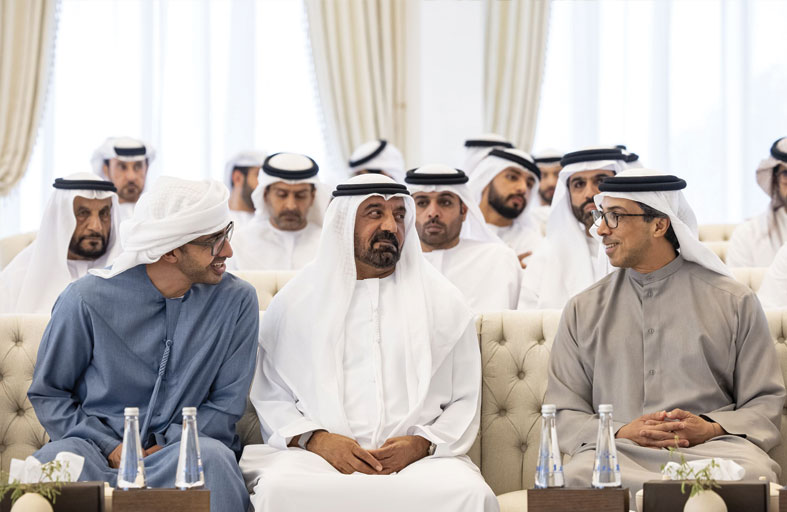 رئيس الدولة يستقبل محمد بن راشد 