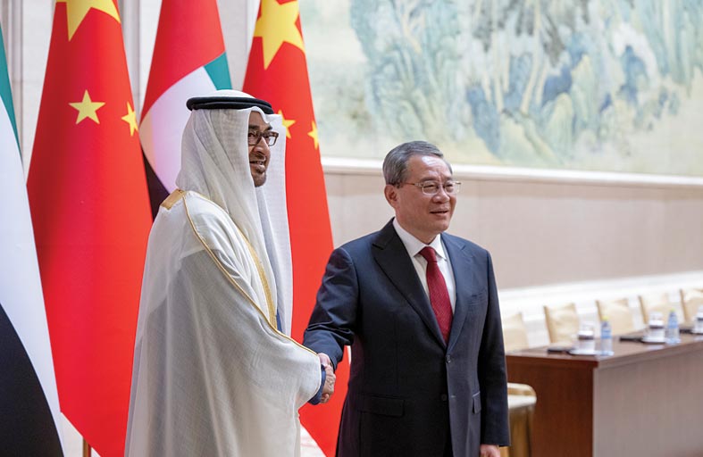رئيس الدولة يبحث مع رئيس مجلس الدولة الصيني سبل تعزيز علاقات البلدين 