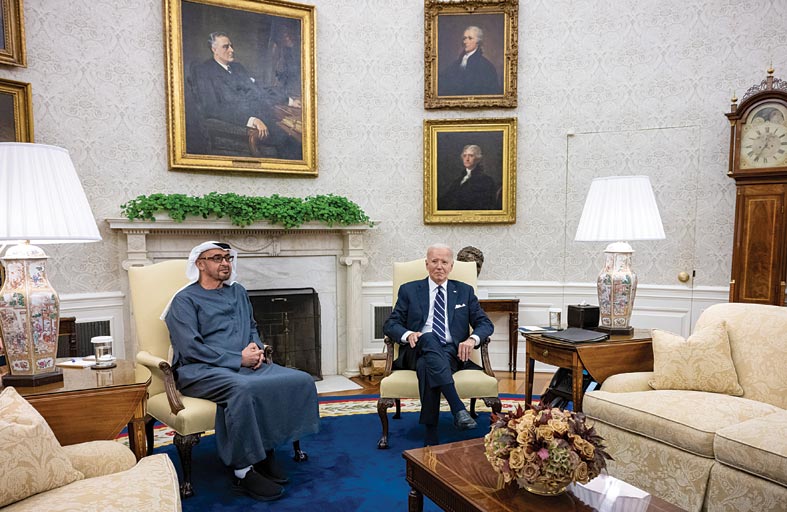 رئيس الدولة والرئيس الأمريكي يبحثان العلاقات الإستراتيجية بين البلدين والتطورات الإقليمية والعالمية 
