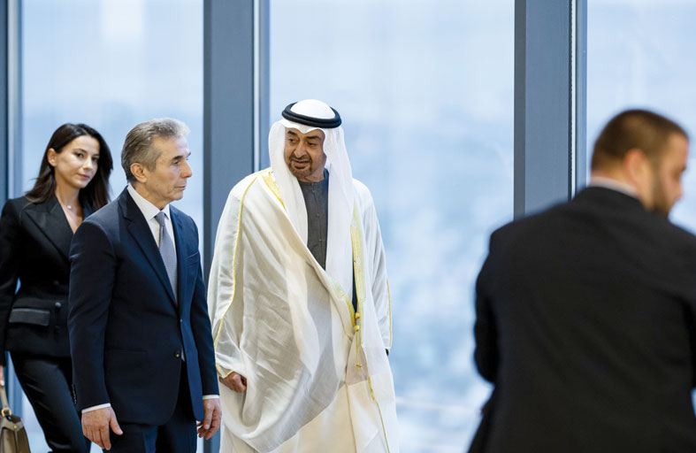 رئيس الدولة يلتقي الرئيس الفخري لحزب الحلم الجورجي الحاكم في إطار زيارته الرسمية إلى جورجيا 