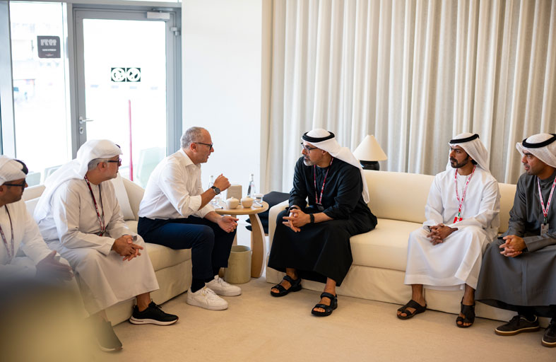 خالد بن محمد بن زايد يزور فعاليات اليوم الختامي لسباق جائزة الاتحاد للطيران الكبرى للفورمولا 1 