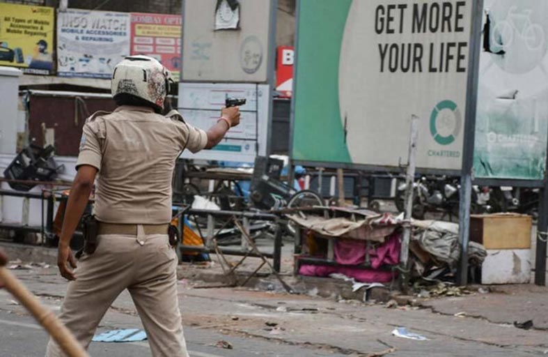  الشرطة في شمال غرب الهند تحظر التجمعات