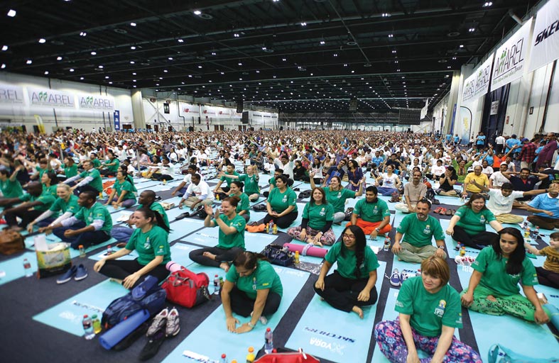 دبي تحتفل باليوم العالمي لليوغا