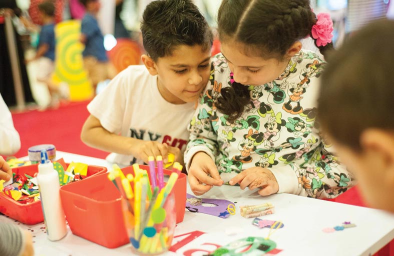 هومز آر أس في ديرفيلدز مول يقدم قسائم هدايا مجانية وألعاب وفعاليات فنية وحرفية للأطفال
