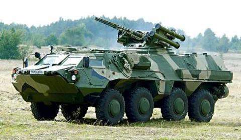 أوكرانيا تعرض في آيدكس 2013 ناقلة جنود مدرعة جديدة بي تي أر-4 أم في 