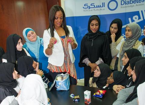 بطلة الملاكمة ليلى محمد علي كلاي تشارك في التوعية الصحية خلال زيارتها الإمارات