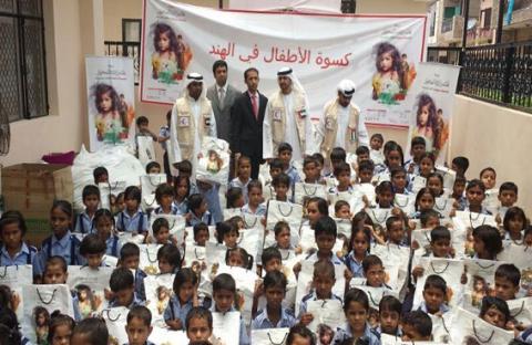حملة محمد بن راشد لكسوة مليون طفل محروم حول العالم تستمر بنجاح في توزيع المساعدات على الأطفال