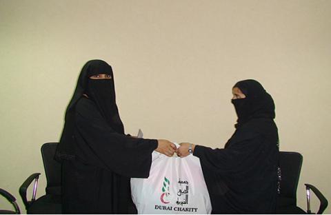 دبي الخيرية توزع كسوة العيد على 5 آلاف حالة بقيمة 224 ألف درهم 