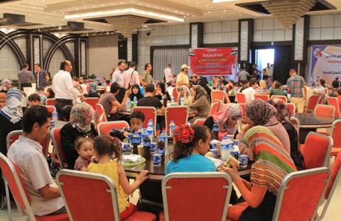 مؤسسة خليفة للأعمال الإنسانية تقيم إفطاراً لأطفال قرية الأيتام في غزة