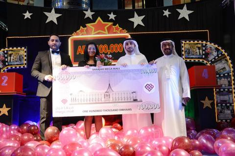 ميغا مول يقوم بتوزيع جوائز حملة المليون درهم 